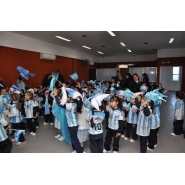 Los más pequeños celebraron el DIA DE LA BANDERA